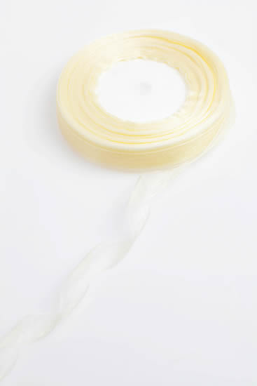 ORGANZA RIBBON 15MM CREAM