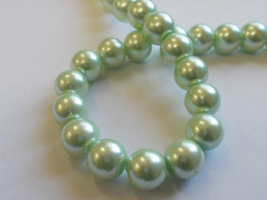 GLASS PEARLS 10MM LT GREEN