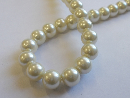 GLASS PEARLS 10MM CREAM