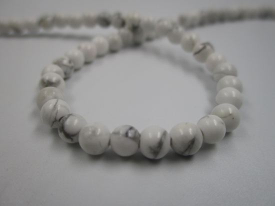 Howlite 4mm +/-88pcs