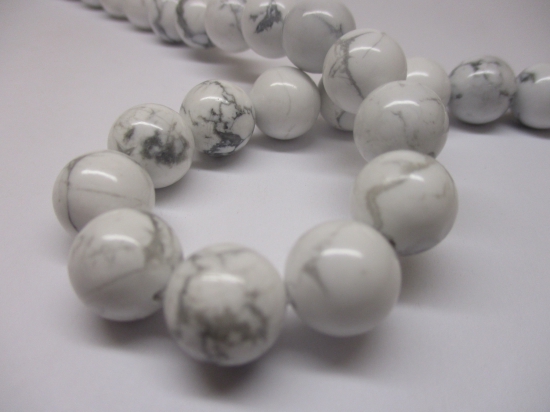 Howlite 12mm +/-31pcs