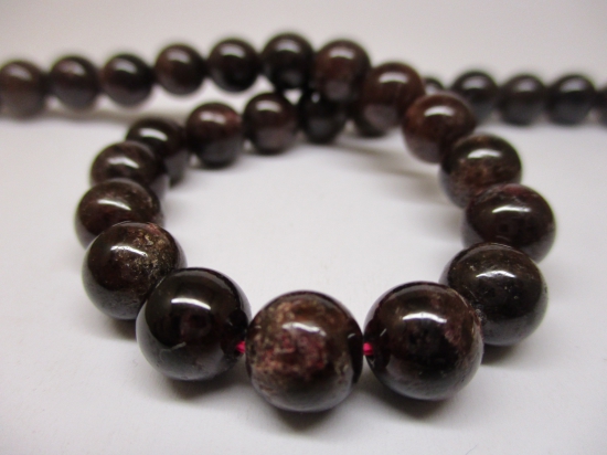 Garnet 6mm +/-48pcs