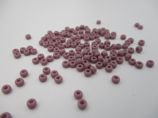 Miyuki Round 8/0 Opaque Purple (RR08-410)