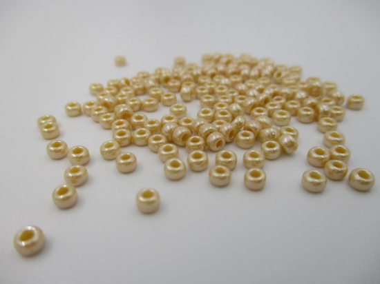 Miyuki Round 8/0 Pearl Dk Cream (RR08-442) 7.2g