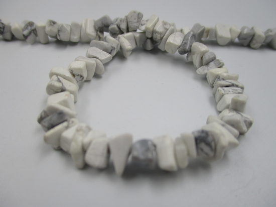 Howlite Chip +/-40cm