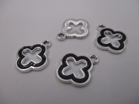 Charm  4pcs Black