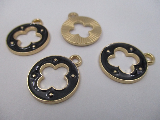 Charm  4pcs Black