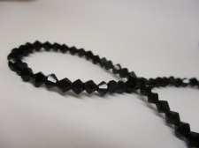 Crystal BIC 4mm Black +/-100pcs