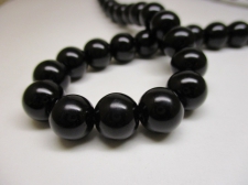 GLASS PEARLS 12MM BLACK