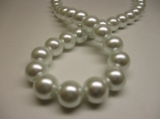 GLASS PEARLS 12MM WHITE